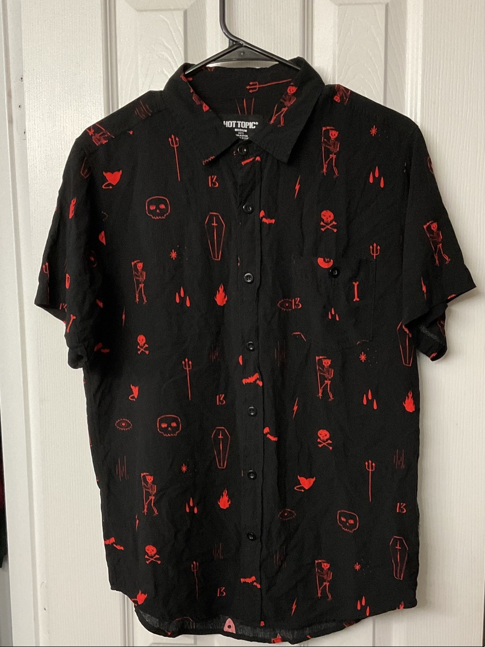 Men’s Hot Topic Black Short-Sleeve Button-Up Shirt with Red Gothic Icons size: M